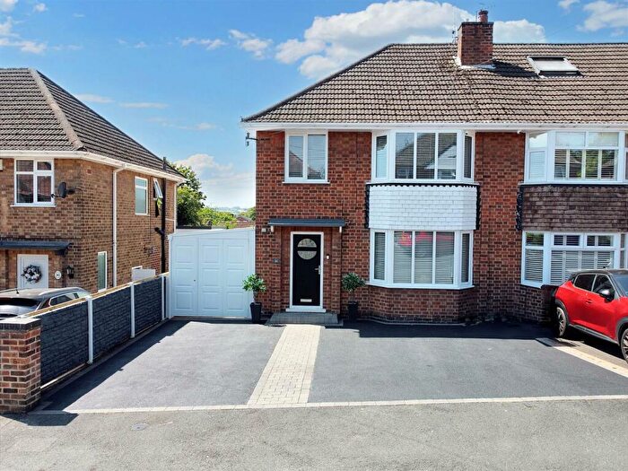 3 Bedroom Semi-Detached House For Sale In Smithfield Avenue, Trowell, Nottingham, NG9