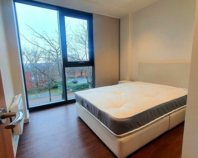 1 Bedroom Flat To Rent In Victoria Road, Leeds, West Yorkshire, LS6