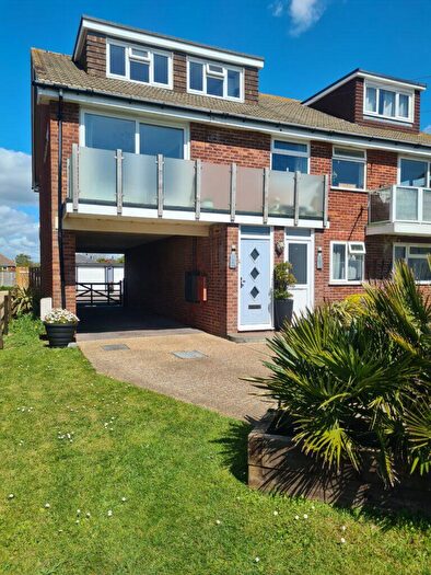 3 Bedroom Maisonette For Sale In Southwood Road, Hayling Island, PO11