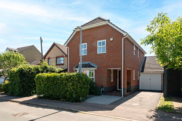 4 Bedroom Detached House For Sale In Woodhead Drive, Cambridge, CB4