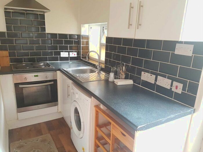 1 Bedroom Studio To Rent In Brixton Road, London, SW9