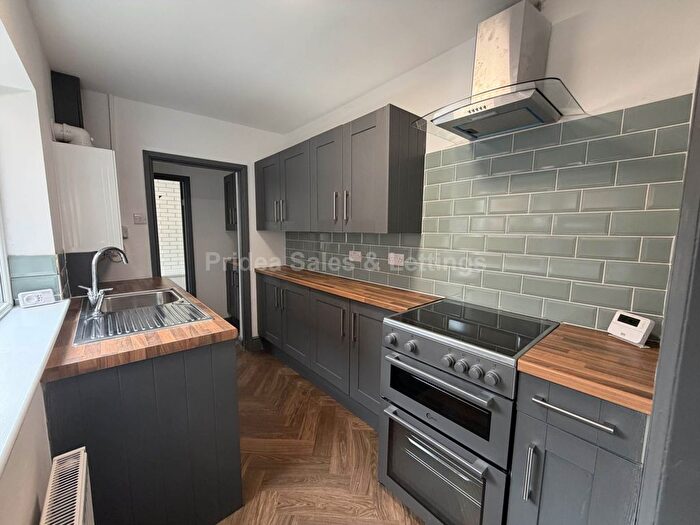 3 Bedroom Semi-Detached House To Rent In Waldeck Street, Lincoln, LN1