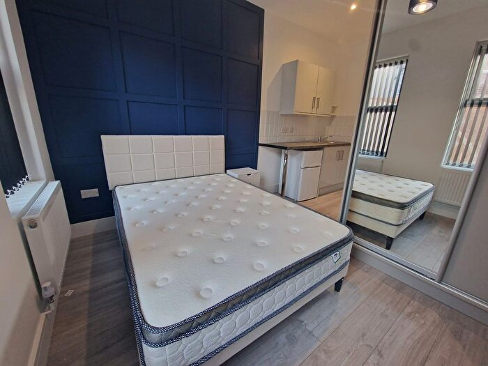 1 Bedroom Studio To Rent In Francis Street, Luton, Bedfordshire, LU1