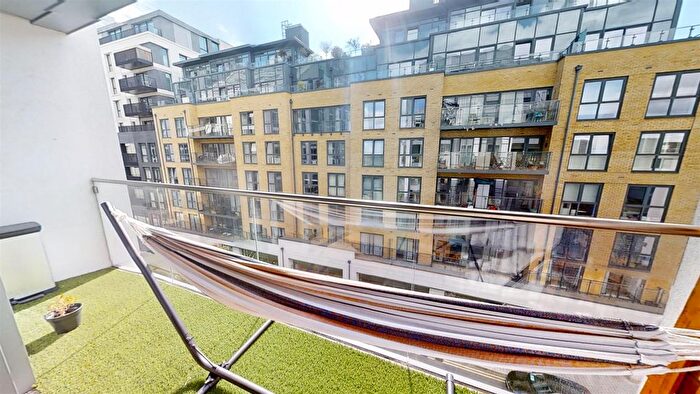 2 Bedroom Flat For Sale In Eastfields Avenue, Putney, London, SW18