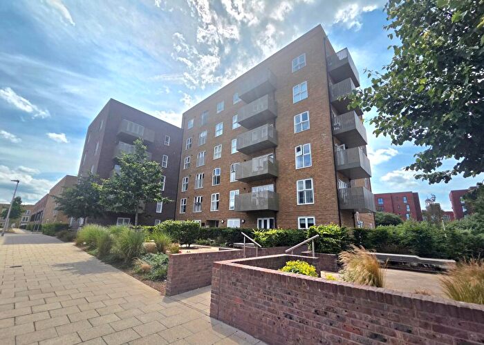 1 Bedroom Flat To Rent In Glenway Road, Rochester., ME1