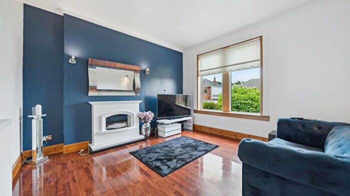 4 Bedroom Semi-Detached Bungalow To Rent In Madison Avenue, Cathcart, Glasgow, G44