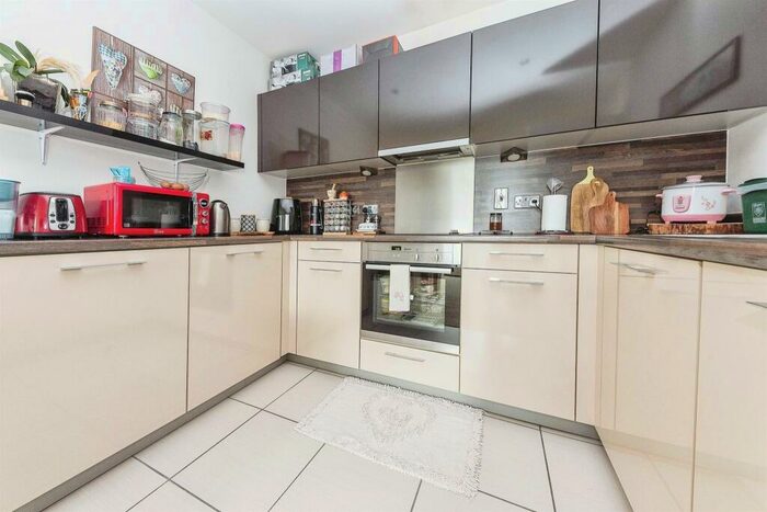 1 Bedroom Flat For Sale In Cotterells, Hemel Hempstead, HP1