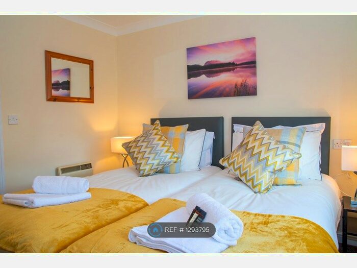 2 Bedroom Flat To Rent In Searle Close, Chelmsford, Essex CM2