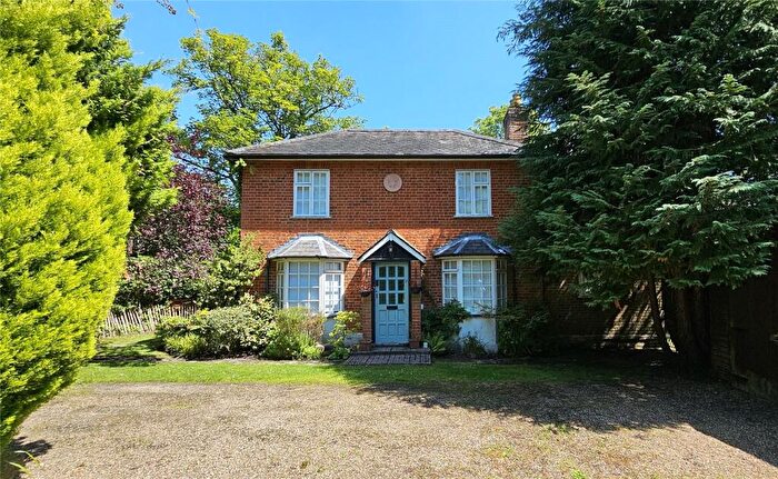 4 Bedroom Detached House For Sale In Lucas Green Road, West End, Woking, GU24