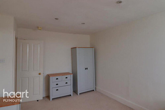2 Bedroom Flat To Rent In Elliot Terrace, Plymouth, PL1