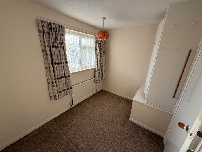 3 Bedroom Semi Detached House To Rent In Appleby Gardens, Dunstable, LU6