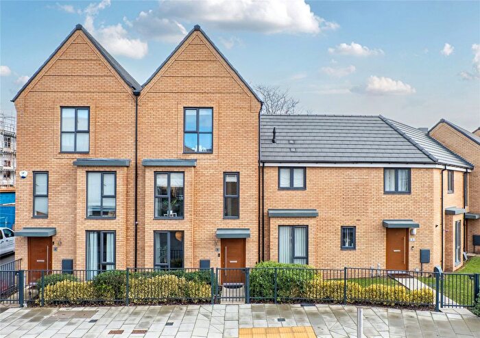 4 Bedroom Terraced House For Sale In Crete Hall Road, Northfleet, Gravesend, Kent, DA11