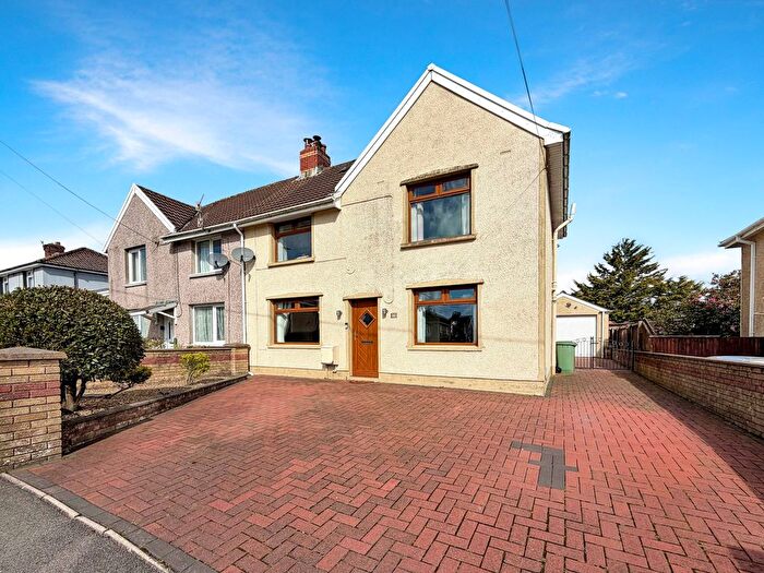 3 Bedroom Semi Detached House For Sale In Gelliargwellt Road, Penybryn, CF82