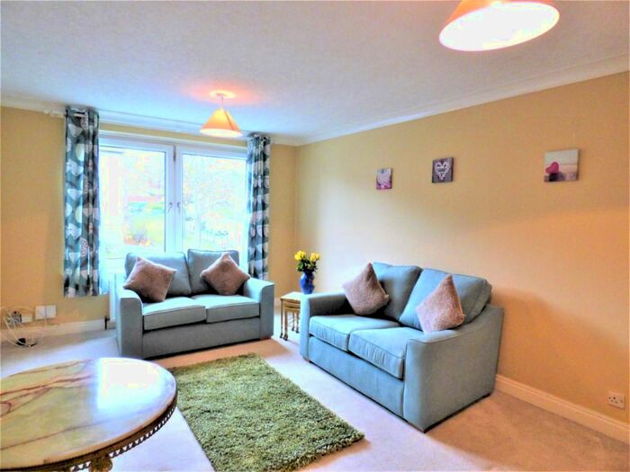 2 Bedroom Flat To Rent In Oxgangs Avenue, Oxgangs, Edinburgh, EH13