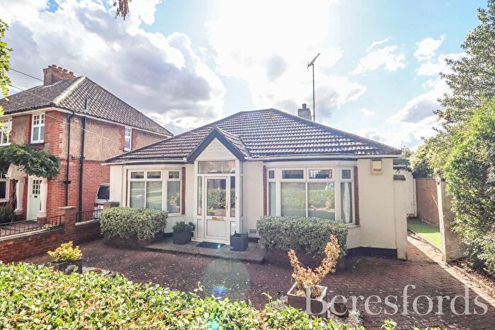 2 Bedroom Bungalow For Sale In The Avenue, Witham, CM8