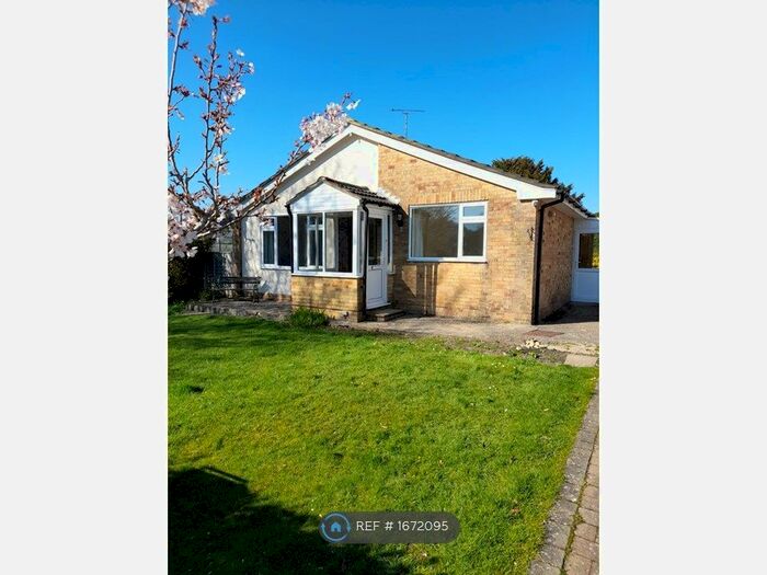 3 Bedroom Bungalow To Rent In Heatherfield, Buriton, Nr Petersfield, GU31