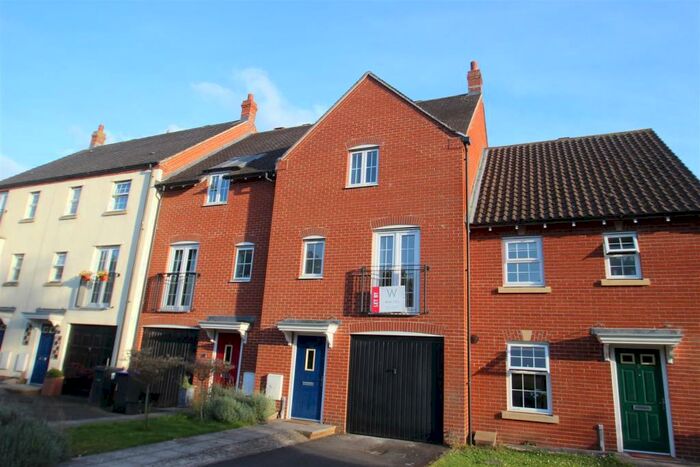 3 Bedroom Town House To Rent In Harnham - Wellworthy Drive, SP2
