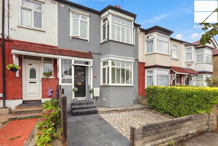 3 Bedroom House For Sale In Bridge End, Walthamstow, E17