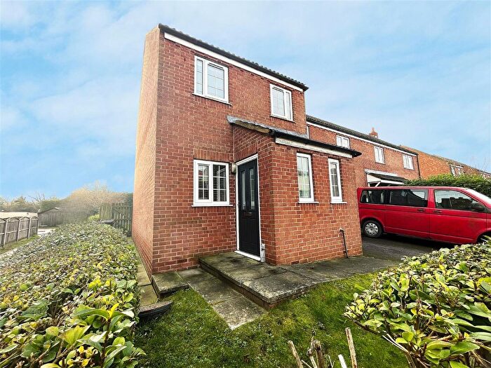 3 Bedroom Semi Detached House For Sale In Main Road, Drax, YO8