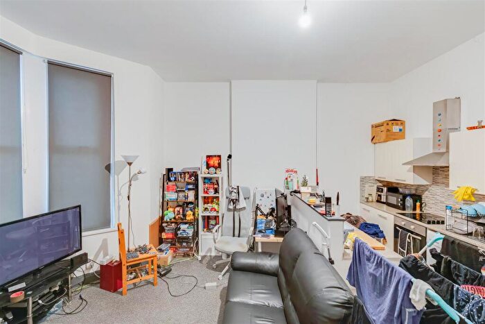 2 Bedroom Flat To Rent In Richmond Road, Roath, CF24