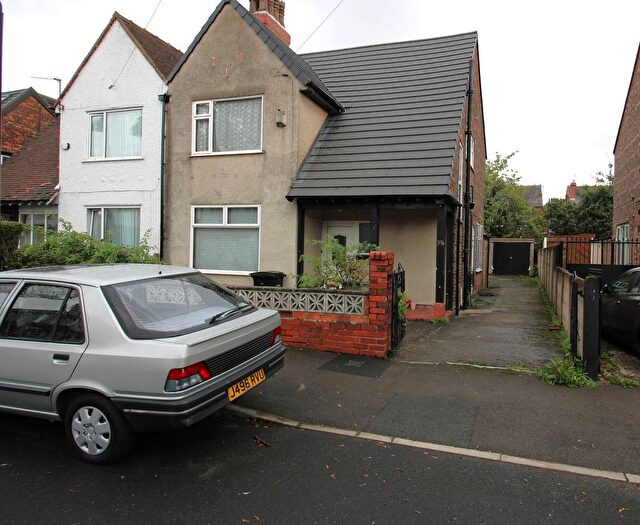 3 Bedroom Semi-Detached House For Sale In Auburn Road, Old Trafford, Manchester., M16