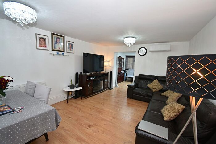 4 Bedroom Terraced House To Rent In Northolt, UB5