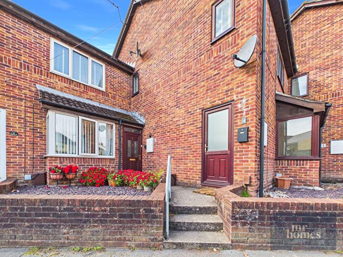 1 Bedroom Maisonette For Sale In St Fagans Road, Fairwater, Cardiff, CF5