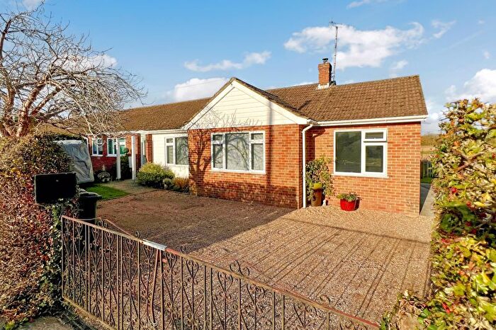 4 Bedroom Semi-Detached Bungalow For Sale In Appledore Road, Woodchurch, Ashford, TN26