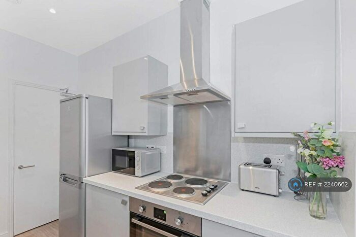 4 Bedroom Terraced House To Rent In Beachgrove Road, Bristol, BS16