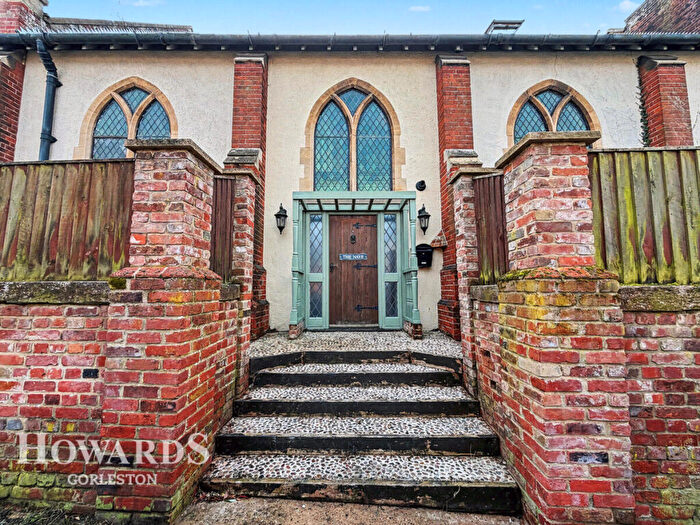 3 Bedroom Terraced House For Sale In Garnham Road, Gorleston, NR31