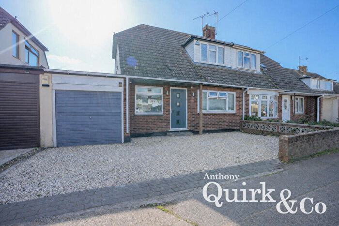 3 Bedroom Chalet For Sale In St. Johns Crescent, Canvey Island, SS8