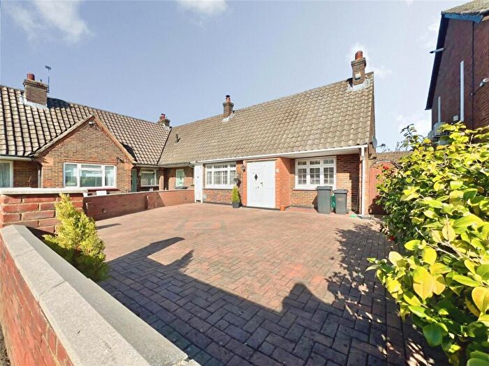 1 Bedroom Bungalow For Sale In Oliver Road, Swanley, Kent, BR8