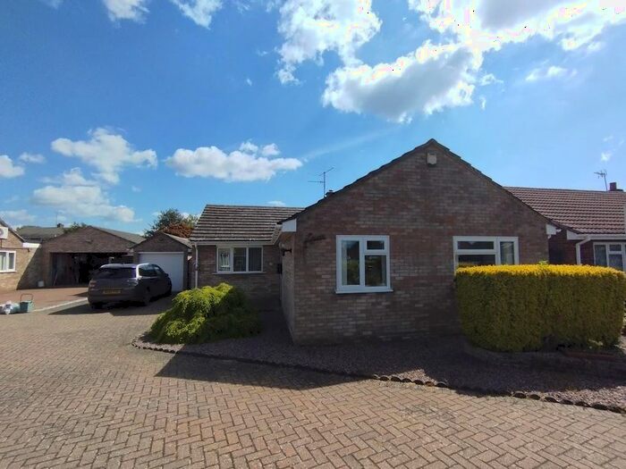 3 Bedroom Bungalow For Sale In Hobbs Drive, Boxted, Colchester, CO4