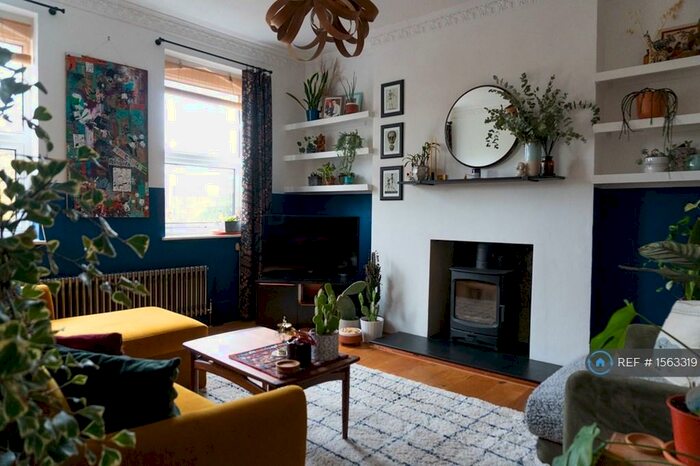2 Bedroom Flat To Rent In Ham Park Road, London, E7