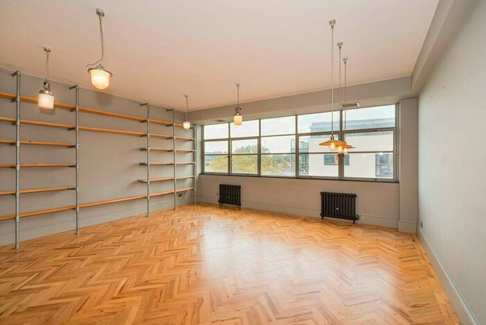 2 Bedroom Flat To Rent In Canal Building, Islington, London, N1