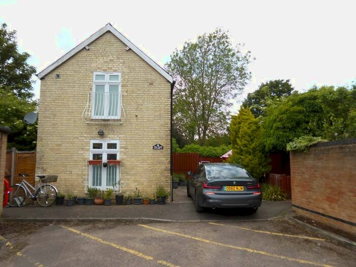 2 Bedroom Property To Rent In Tenby Close, Cherry Hinton, Cambridge, CB1