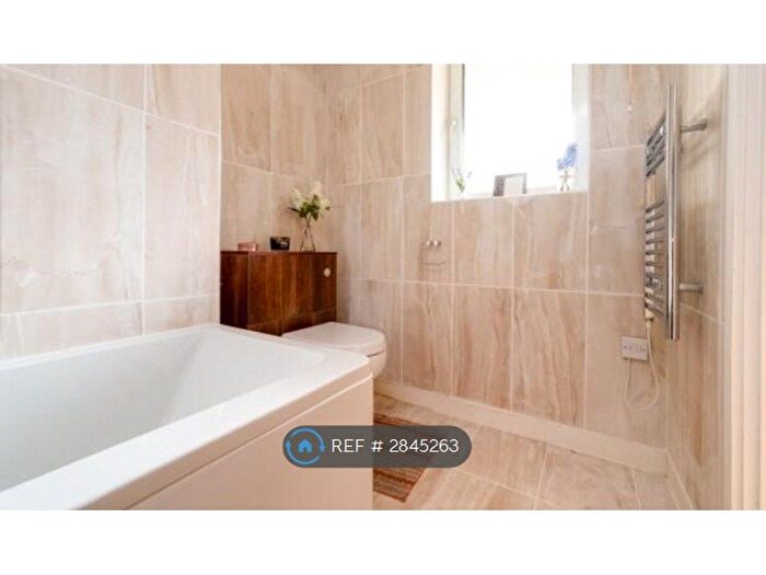 2 Bedroom Flat To Rent In Fenchurch Walk, Brighton, BN1