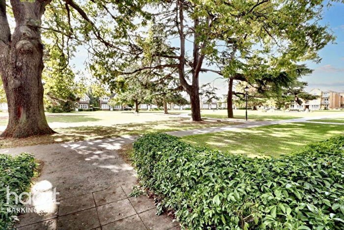 2 Bedroom Maisonette For Sale In Thomas Barnardo Way, Barkingside, IG6