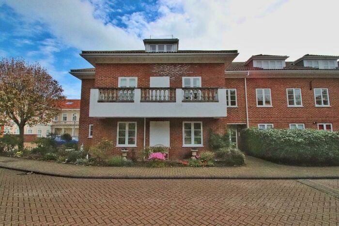 2 Bedroom Apartment To Rent In Elizabeth Court, North Foreland Road, Broadstairs, CT10