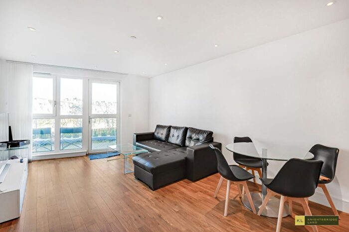 2 Bedroom Flat To Rent In Queensland Road, London, N7