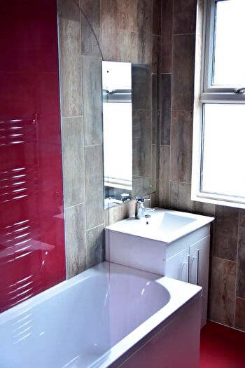 7 Bedroom Terraced House To Rent In Headingley Avenue, Leeds, West Yorkshire, LS6
