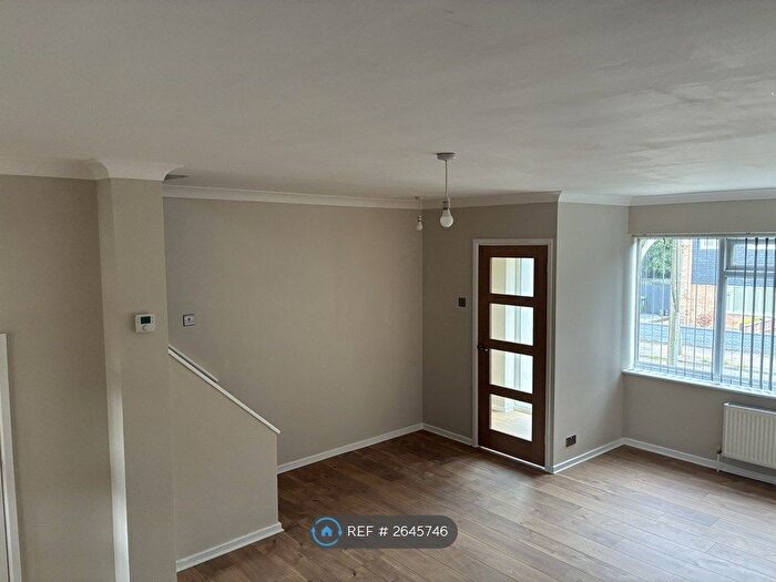 3 Bedroom Semi-Detached House To Rent In Stonehouse Drive, St. Leonards-On-Sea, TN38