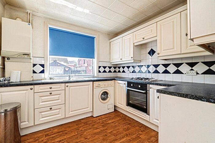 2 Bedroom Terraced House For Sale In Glebe Road, Hull, HU7