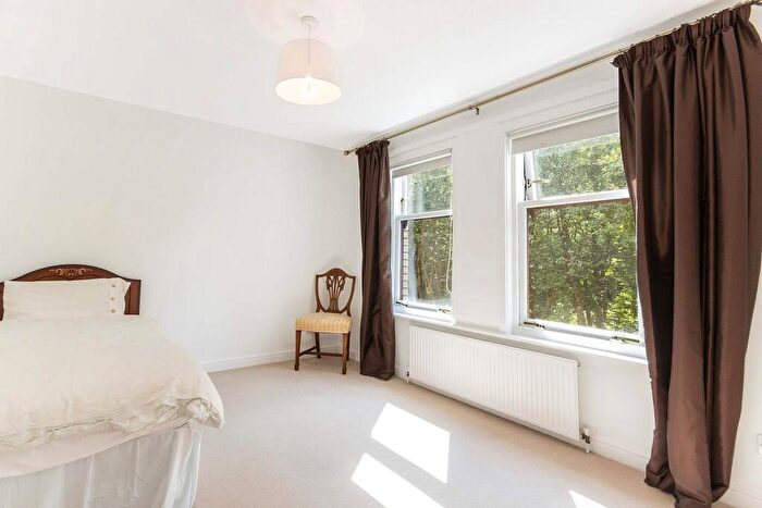 2 Bedroom Flat To Rent In C Hughenden Gardens, Hyndland, Glasgow, G12