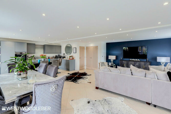 4 Bedroom Barn Conversion To Rent In Elbow Lane, Hertford Heath, SG13