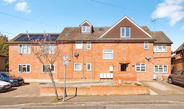 2 Bedroom Flat For Sale In Mildred Avenue, Watford, WD18