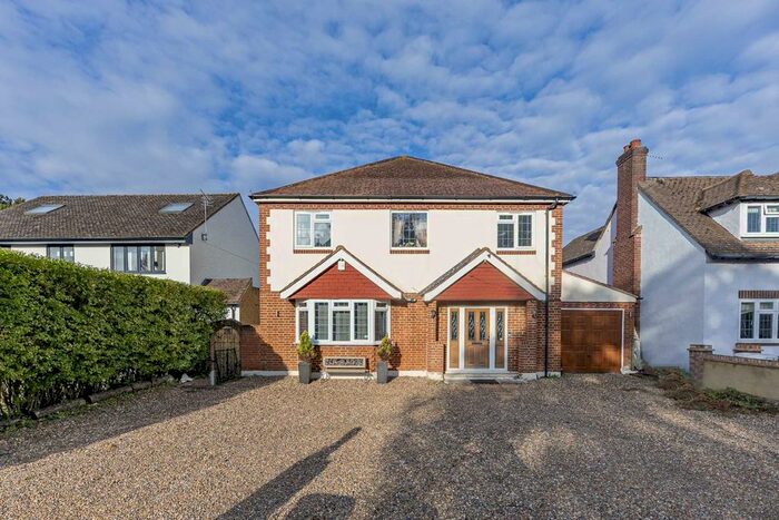 5 Bedroom Detached House To Rent In Ashford Road, Staines, TW18