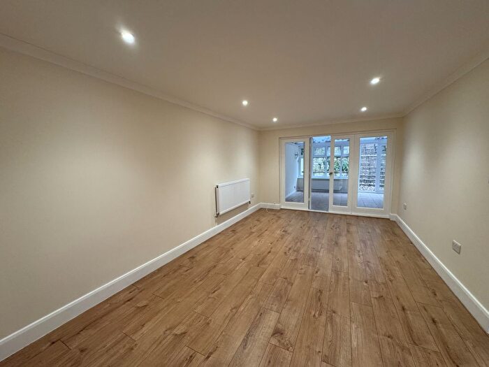4 Bedroom Detached House To Rent In Old Lodge Lane, Purley, CR8