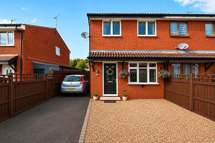2 Bedroom Semi-Detached House For Sale In The Poppins, Leicester, Leicestershire, LE4