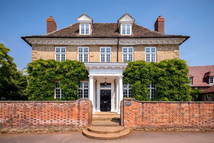 4 Bedroom House For Sale In High Street, Shrivenham, Swindon, SN6